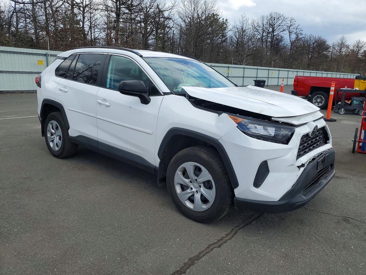 2020 Toyota Rav4 Le - Image 4