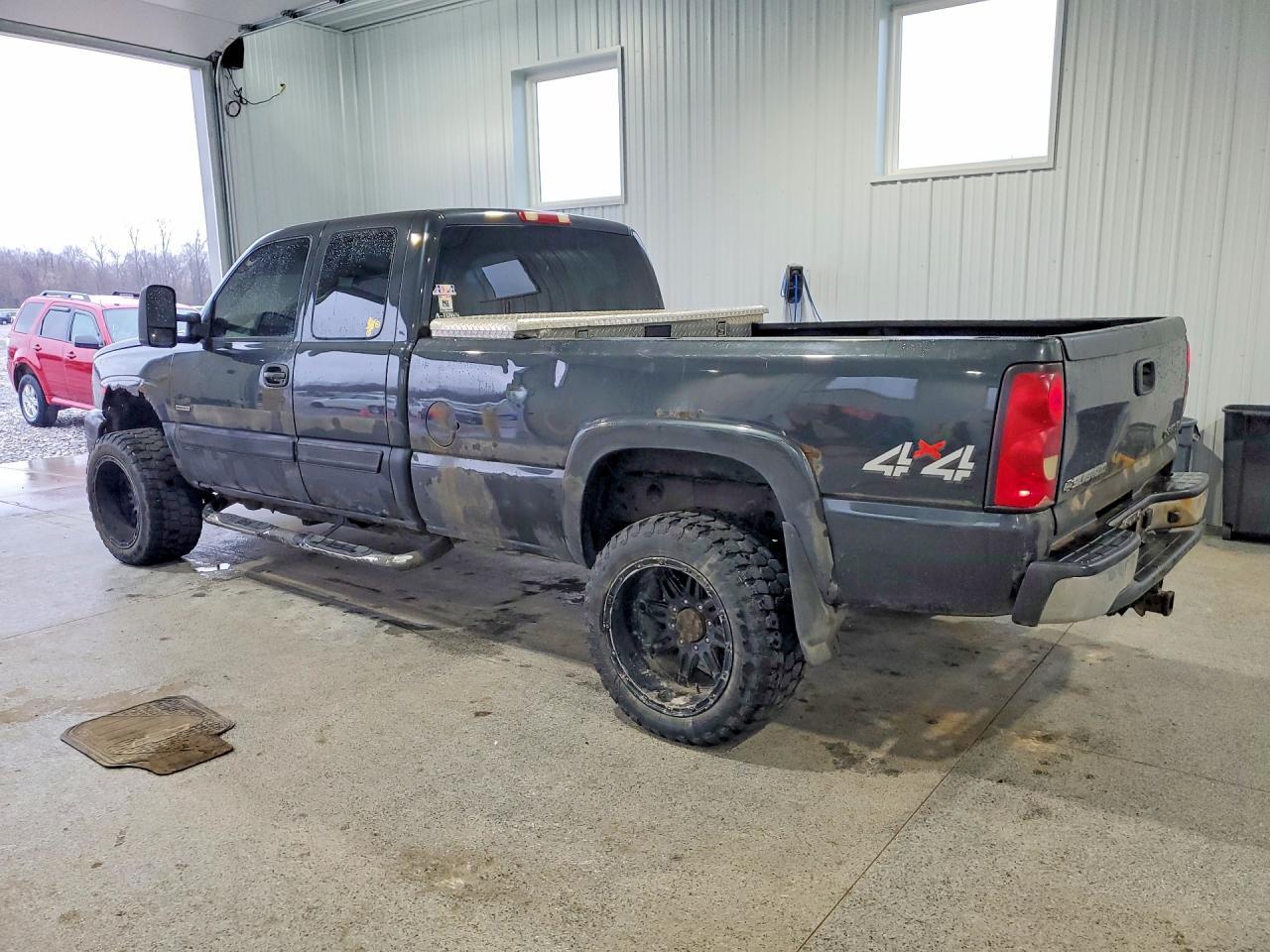 2004 Chevrolet Silverado K2500 Heavy Duty - Фото 2