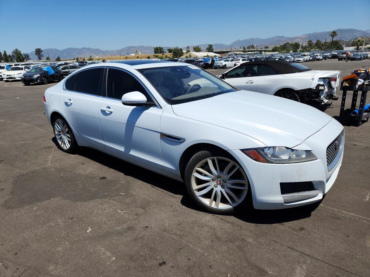 2017 Jaguar Xf Prestige - Фото 4