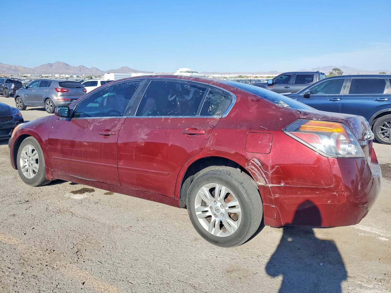 2011 Nissan Altima 2.5 - Фото 2