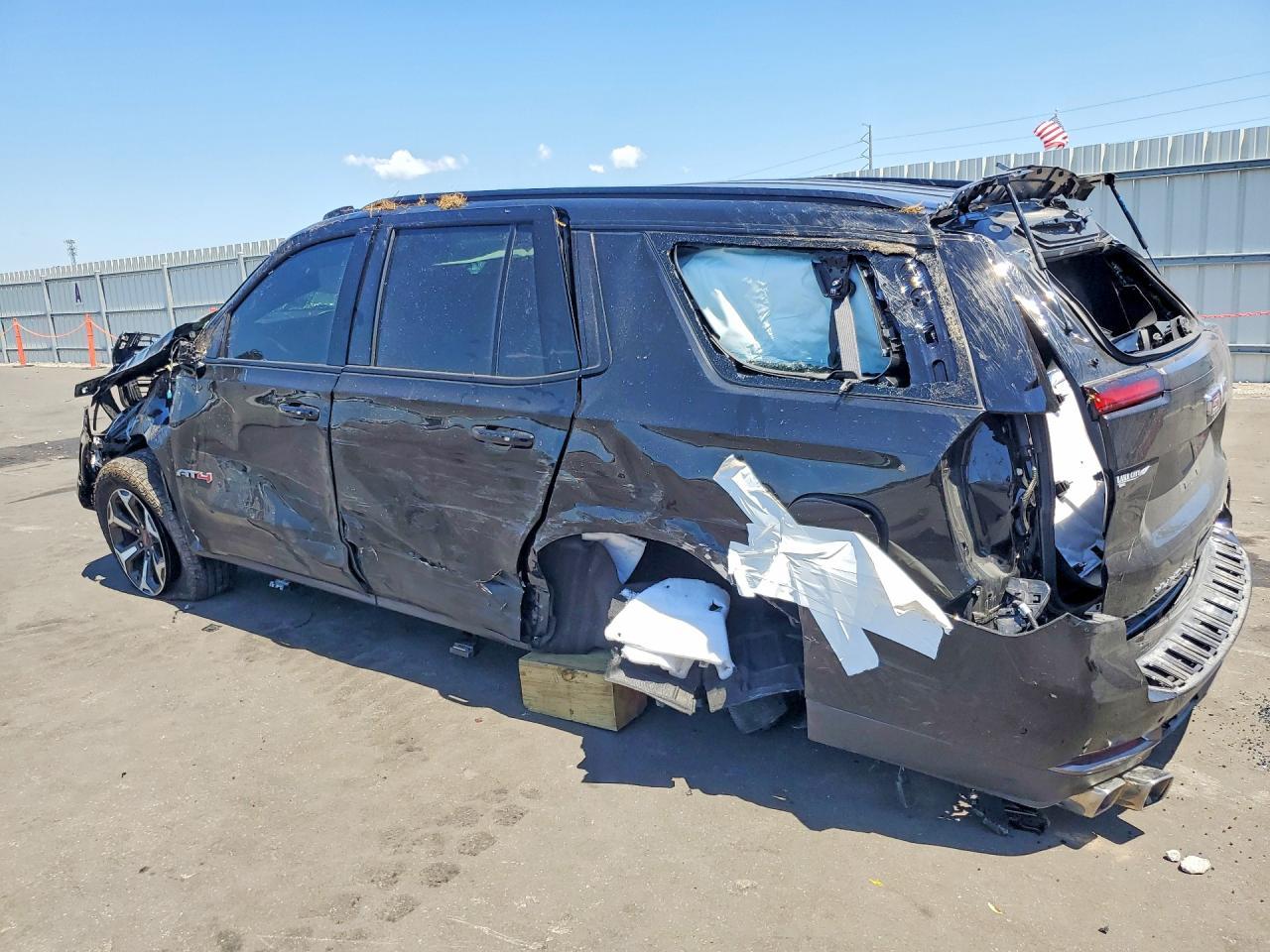 2026 GMC Yukon At4 Ultimate - Фото 2