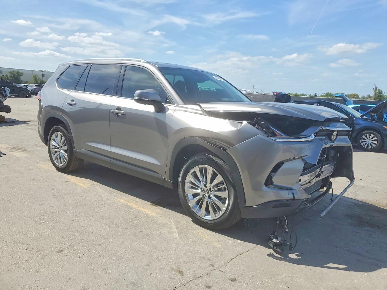 2026 Toyota Grand Highlander Platinum - Image 4