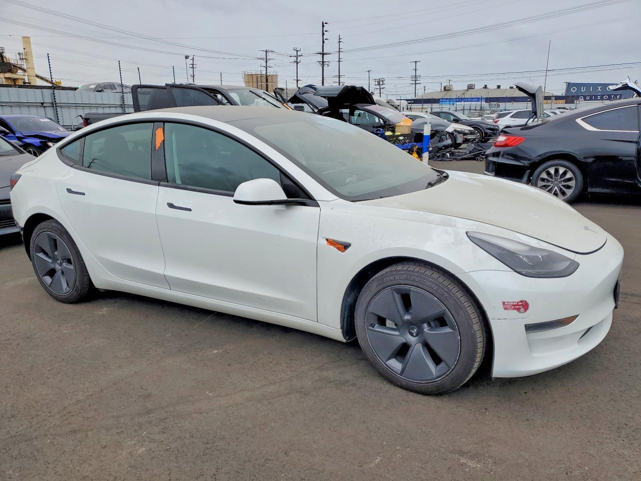 2023 Tesla Model 3 - Image 4