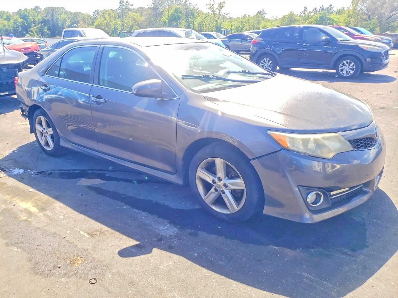 2014 Toyota Camry Se - Фото 4