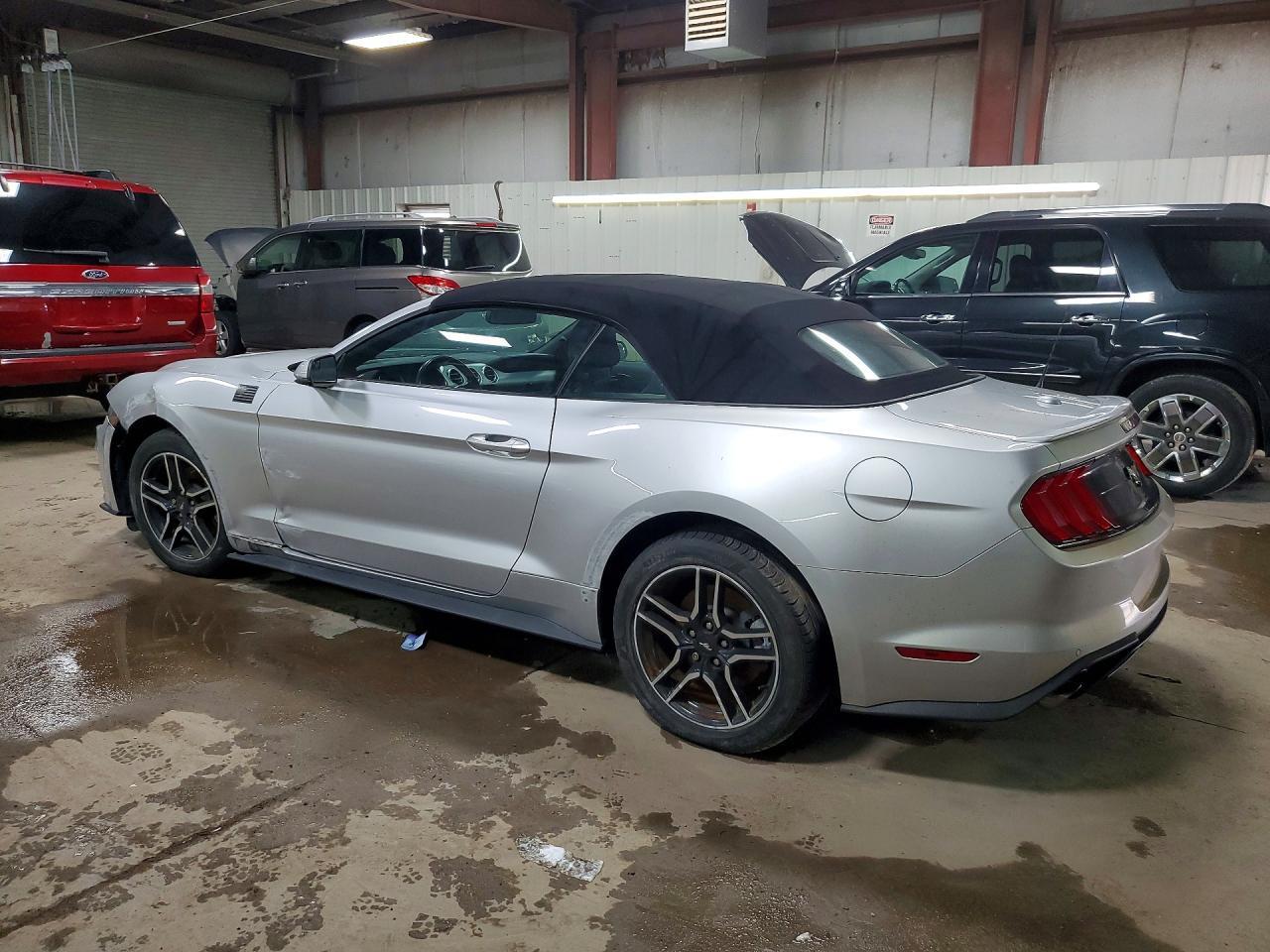 2018 Ford Mustang - Фото 2