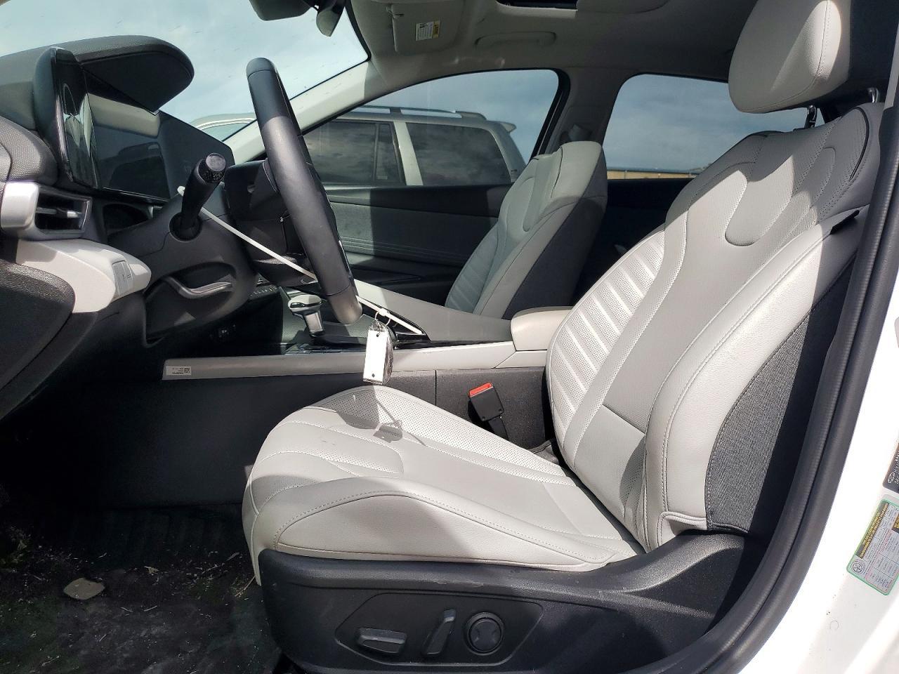 2025 Hyundai Elantra Limited - Фото 7