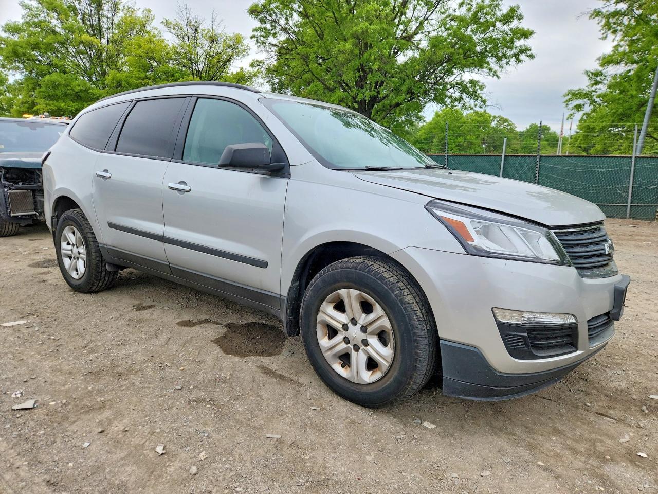 2013 Chevrolet Traverse Ls - Image 4