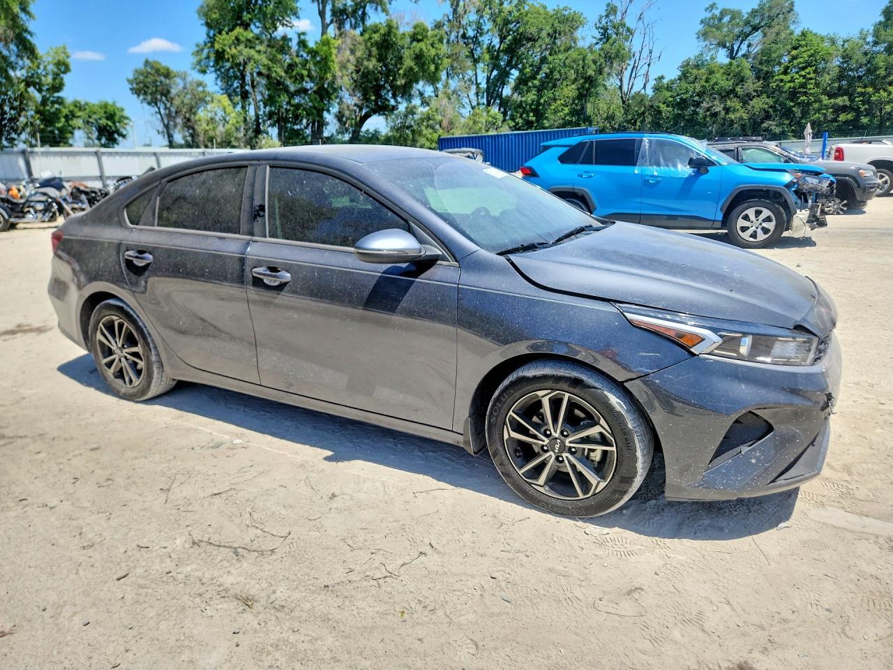 2024 Kia Forte Lxs - Image 4