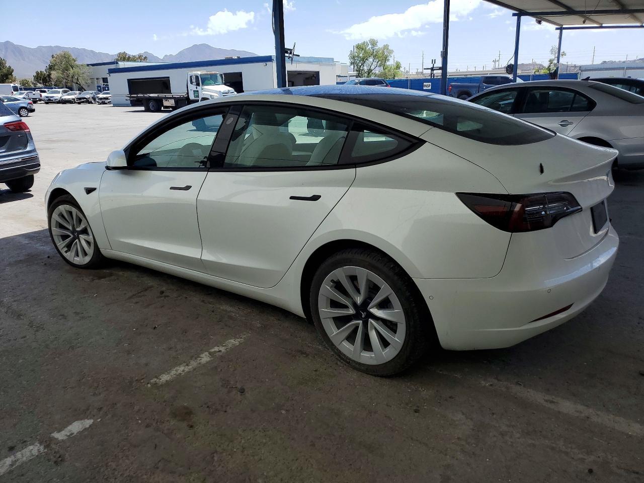 2022 Tesla Model 3 - Image 2