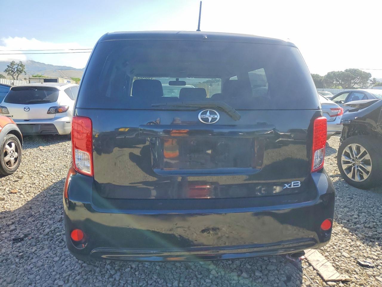 2013 Scion Xb Base - Фото 6