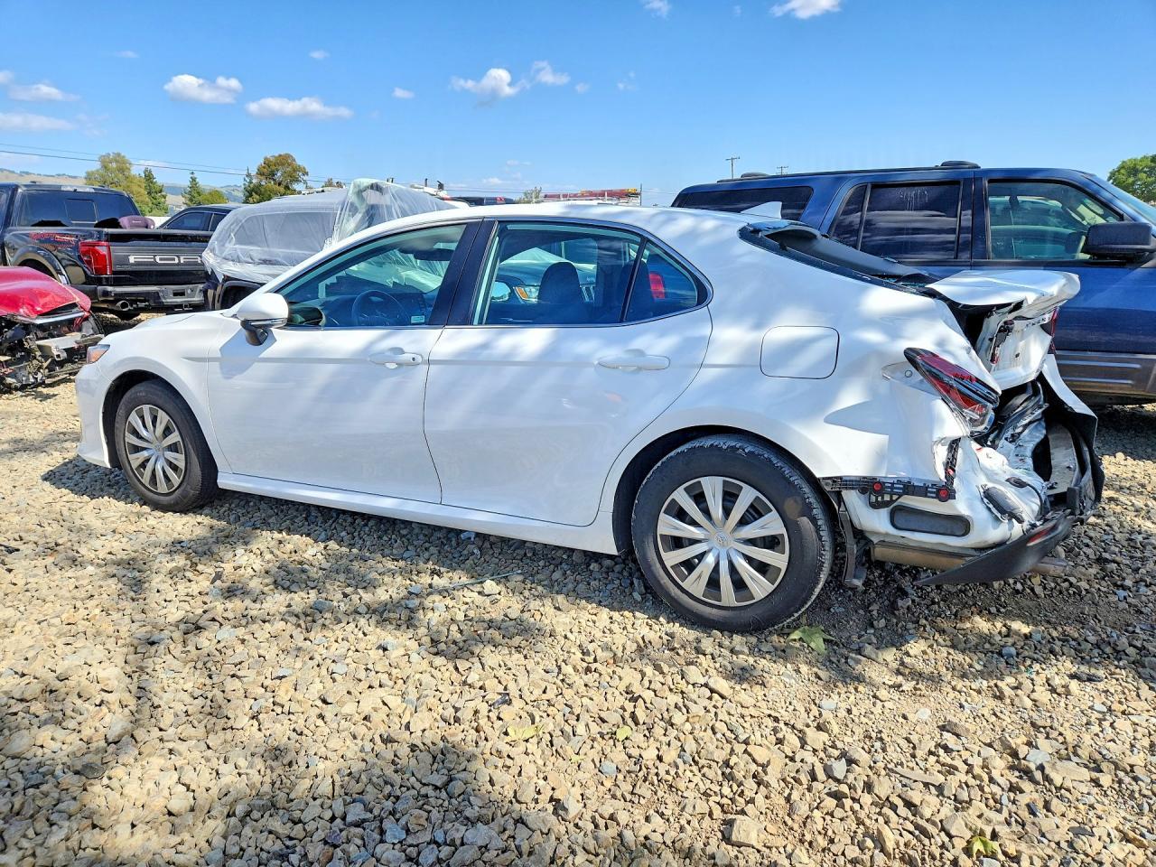 2023 Toyota Camry Le - Фото 2