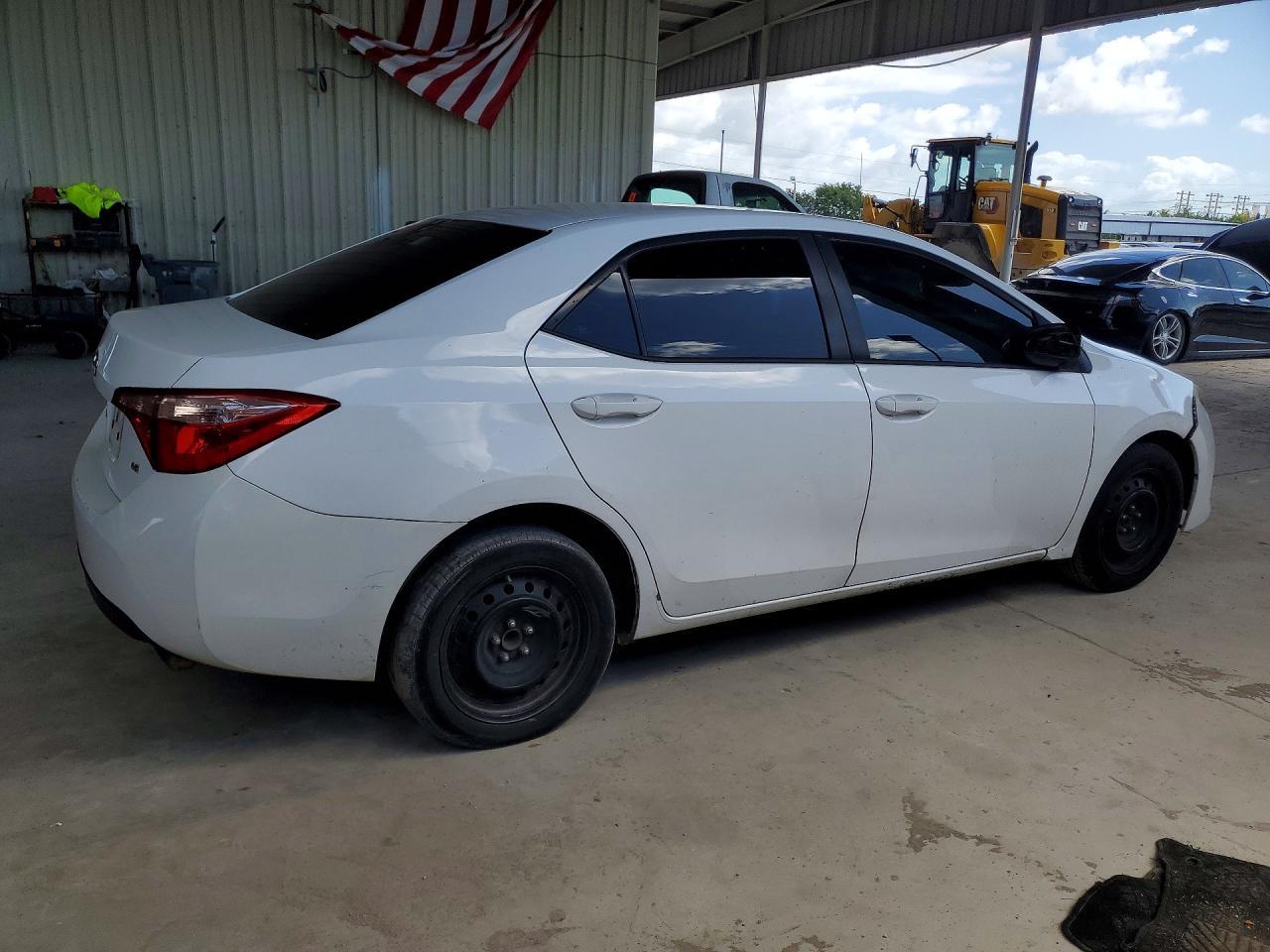 2017 Toyota Corolla Le - Image 3