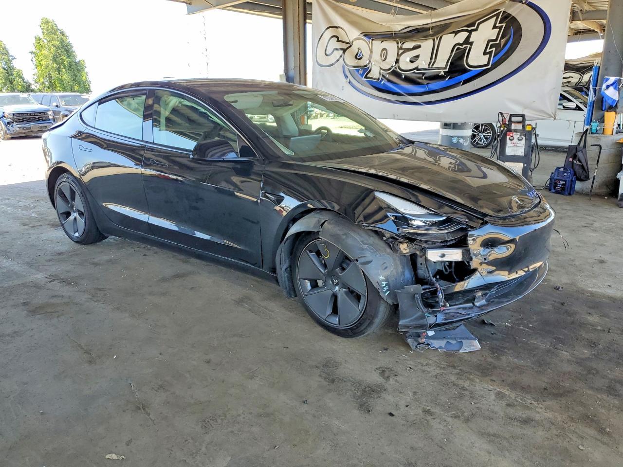 2022 Tesla Model 3 - Image 4