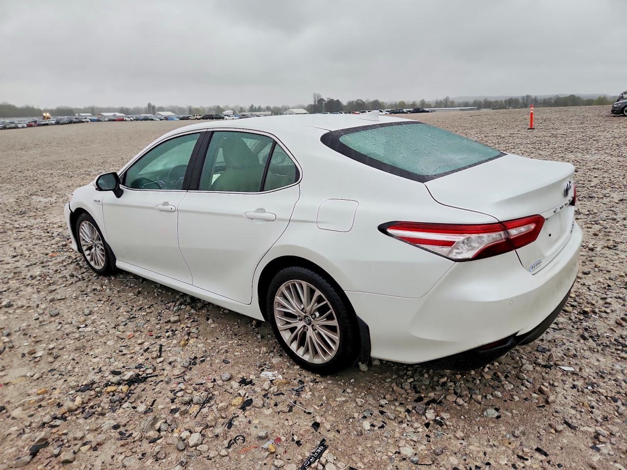 2018 Toyota Camry Hybrid Xle - Фото 2
