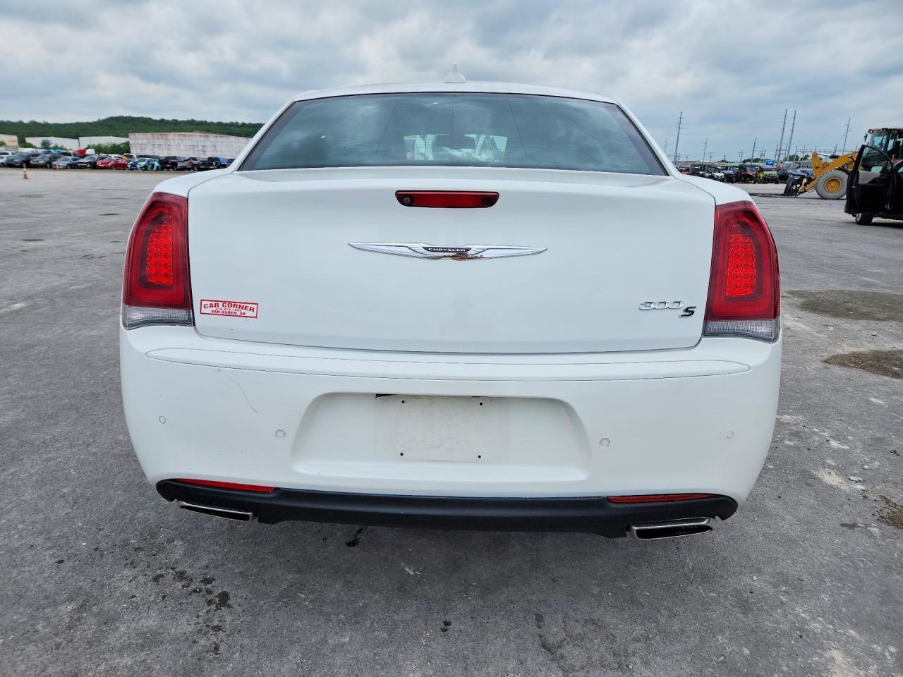 2020 Chrysler 300 S - Фото 6