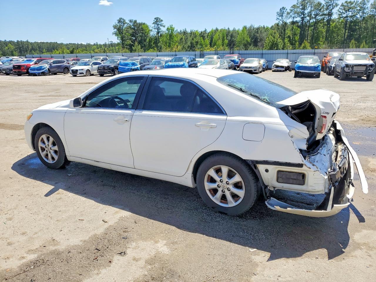 2008 Toyota Camry Le - Фото 2