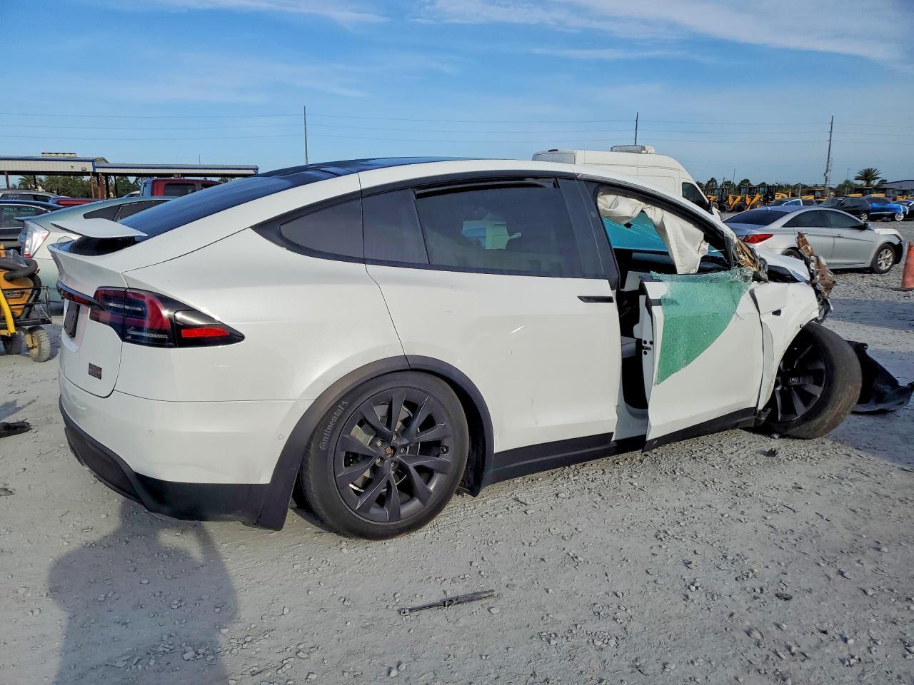 2022 Tesla Model X - Image 3