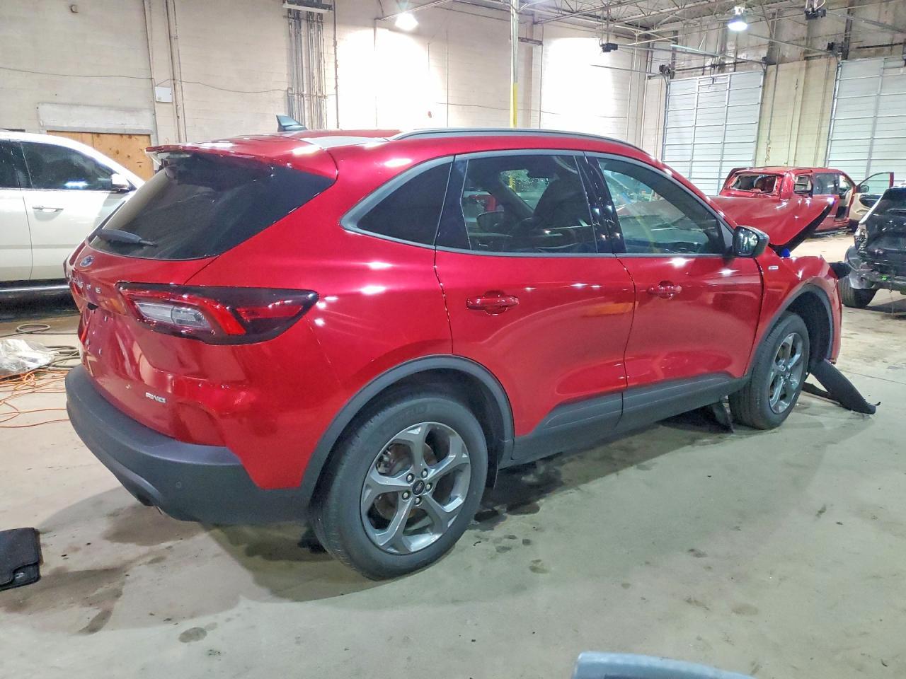2025 Ford Escape St Line - Image 3