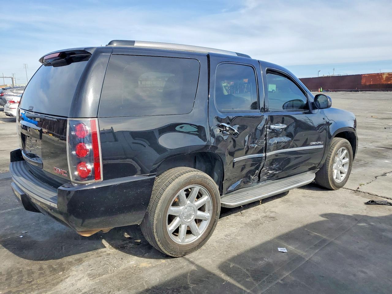 2013 GMC Yukon Denali - Фото 3