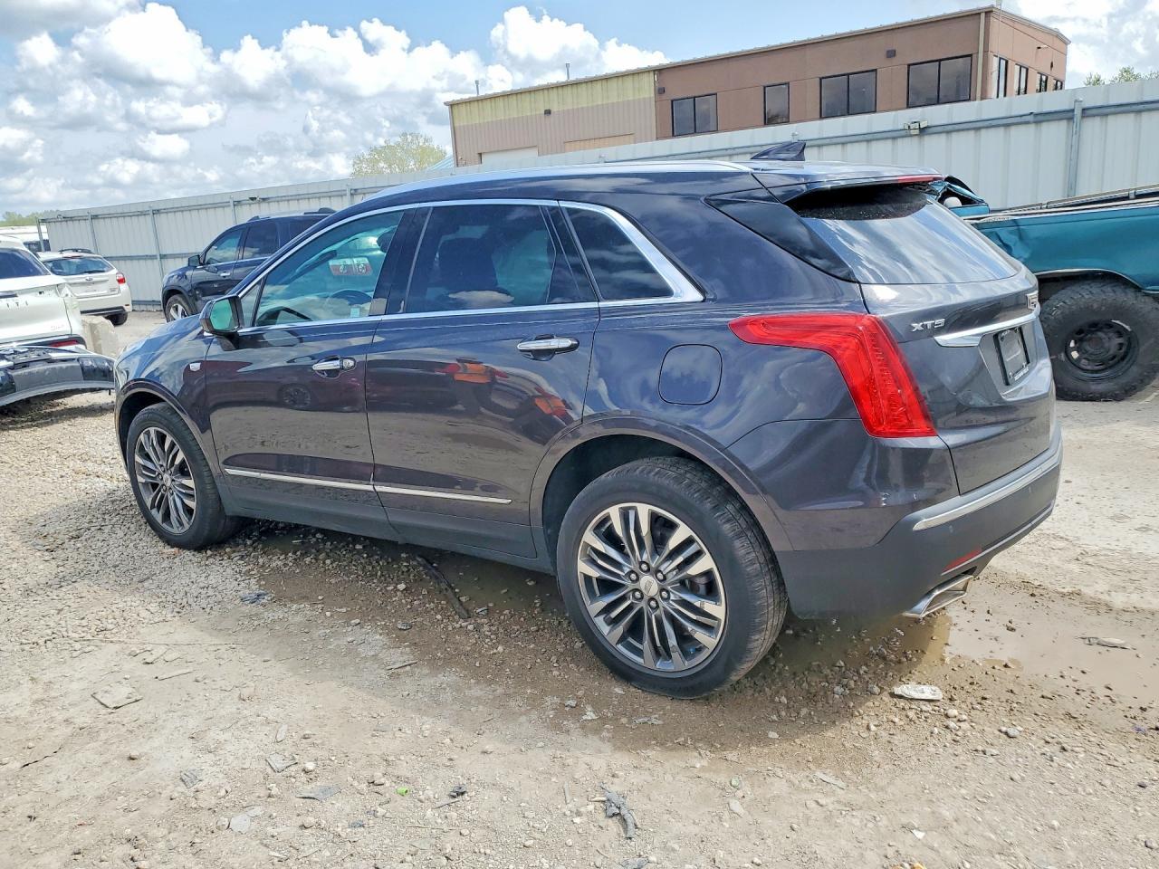 2017 Cadillac Xt5 Premium Luxury - Фото 2