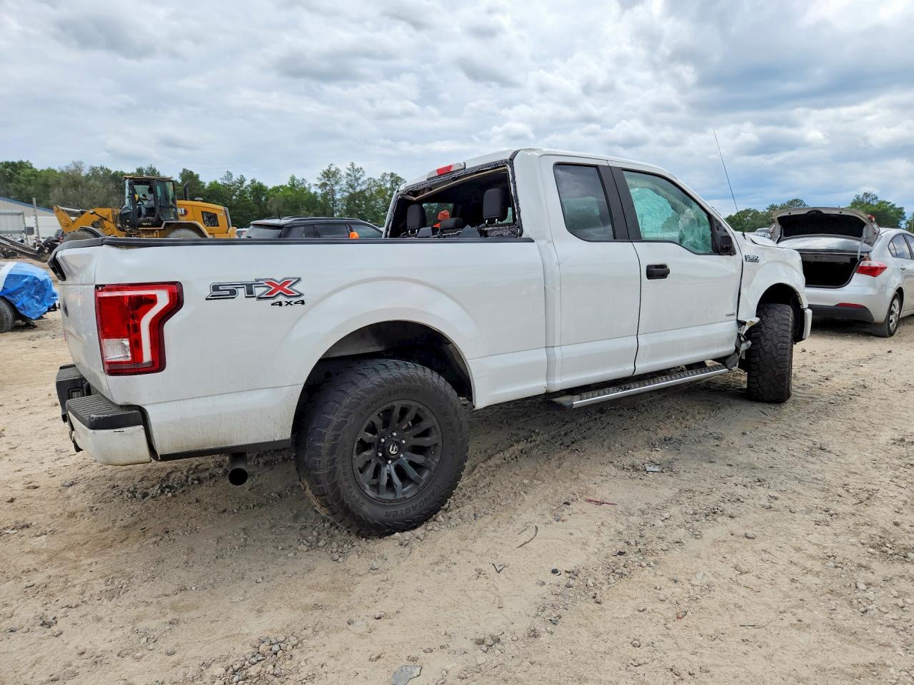2017 Ford F150 Super Cab - Image 3