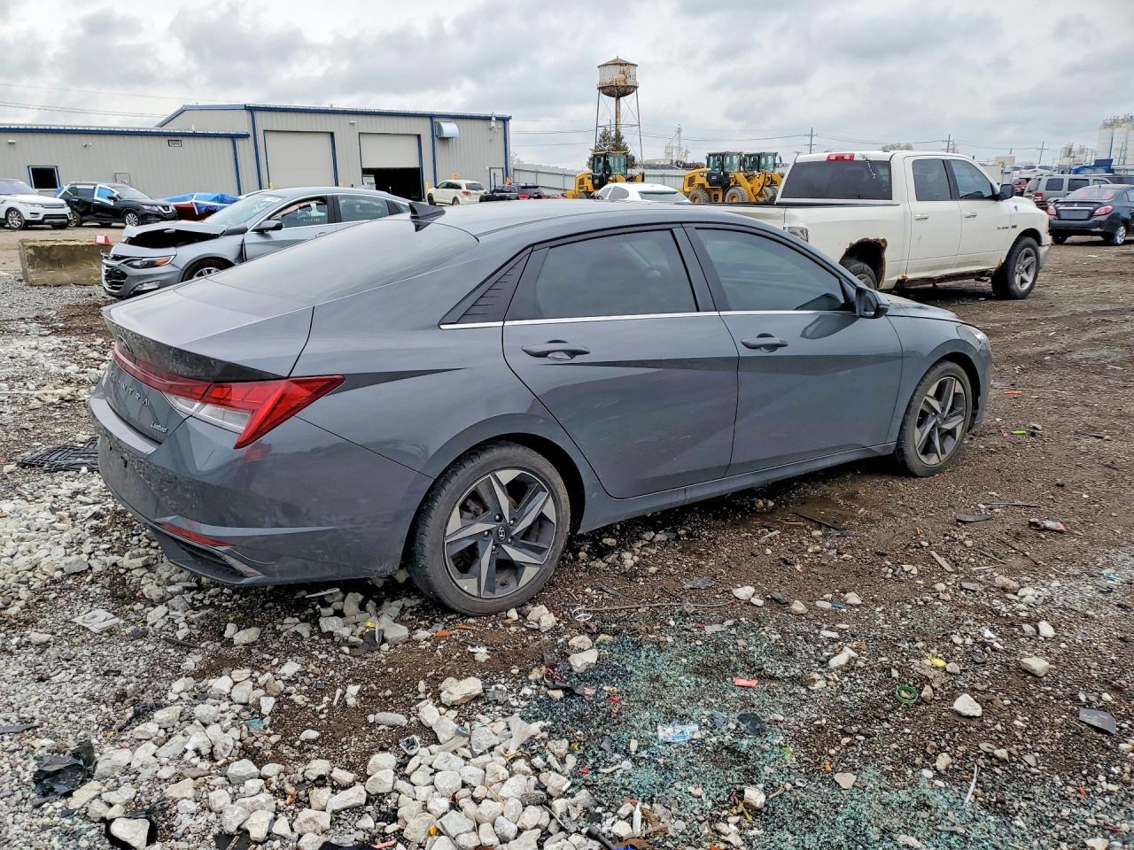 2023 Hyundai Elantra Limited - Фото 3