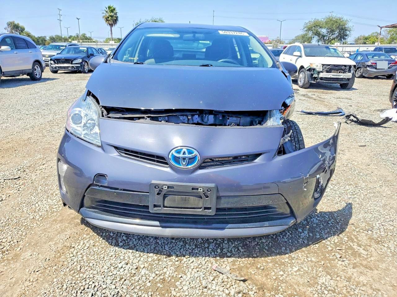 2015 Toyota Prius Two - Фото 5