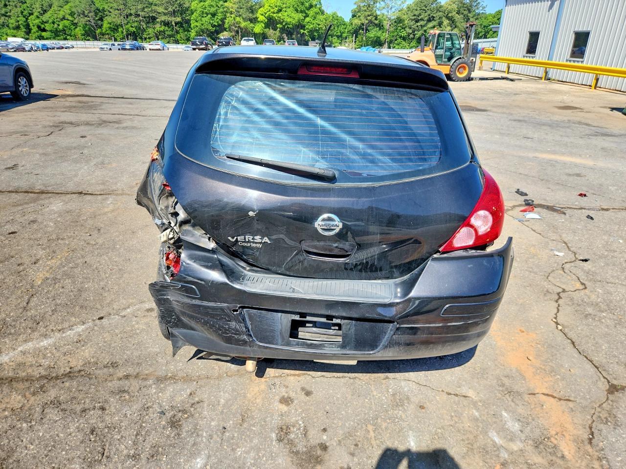 2011 Nissan Versa 1.8 S - Image 6