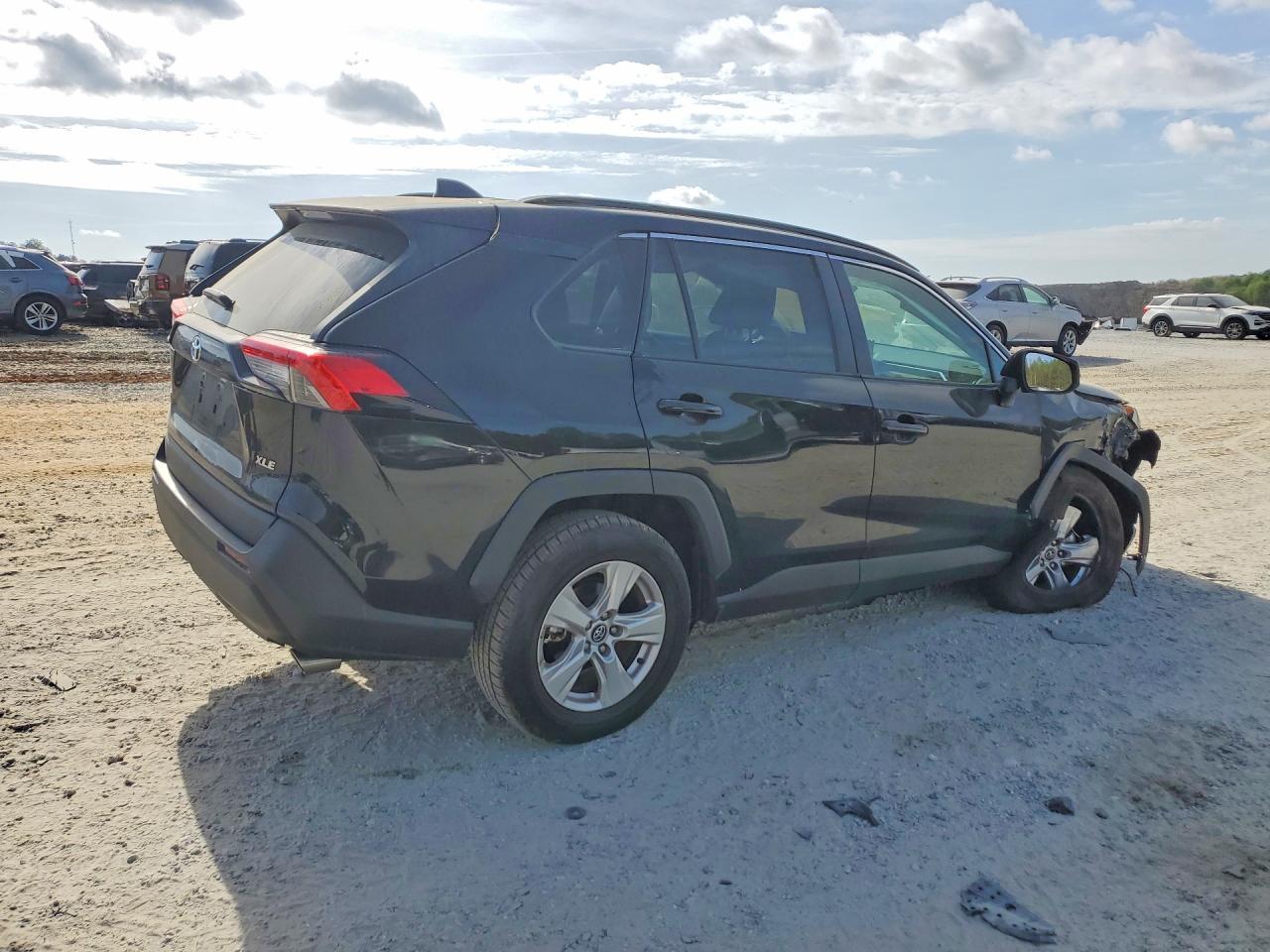 2021 Toyota Rav4 Xle - Image 3