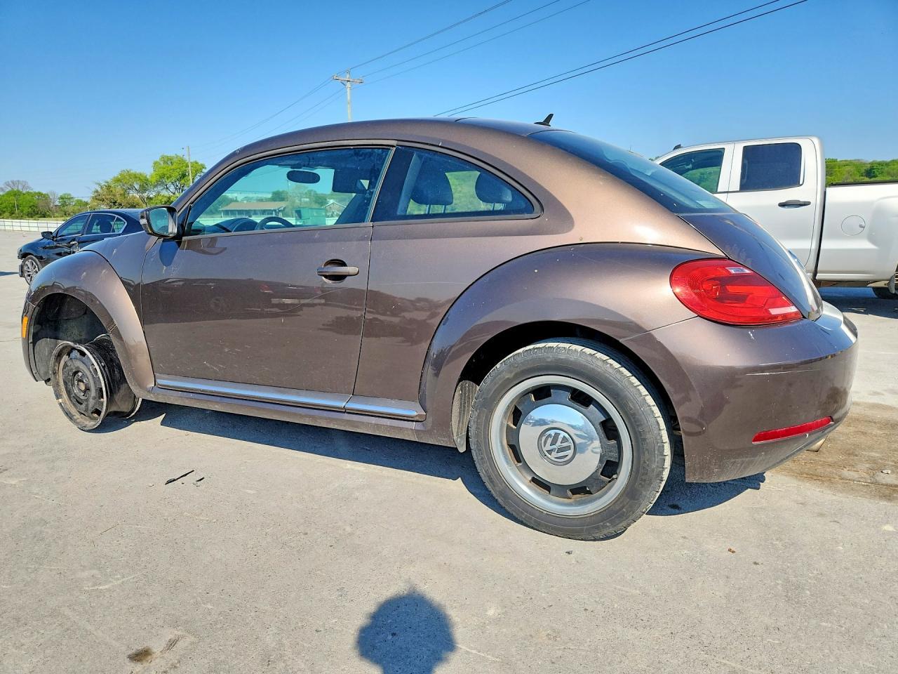 2013 Volkswagen Beetle - Фото 2