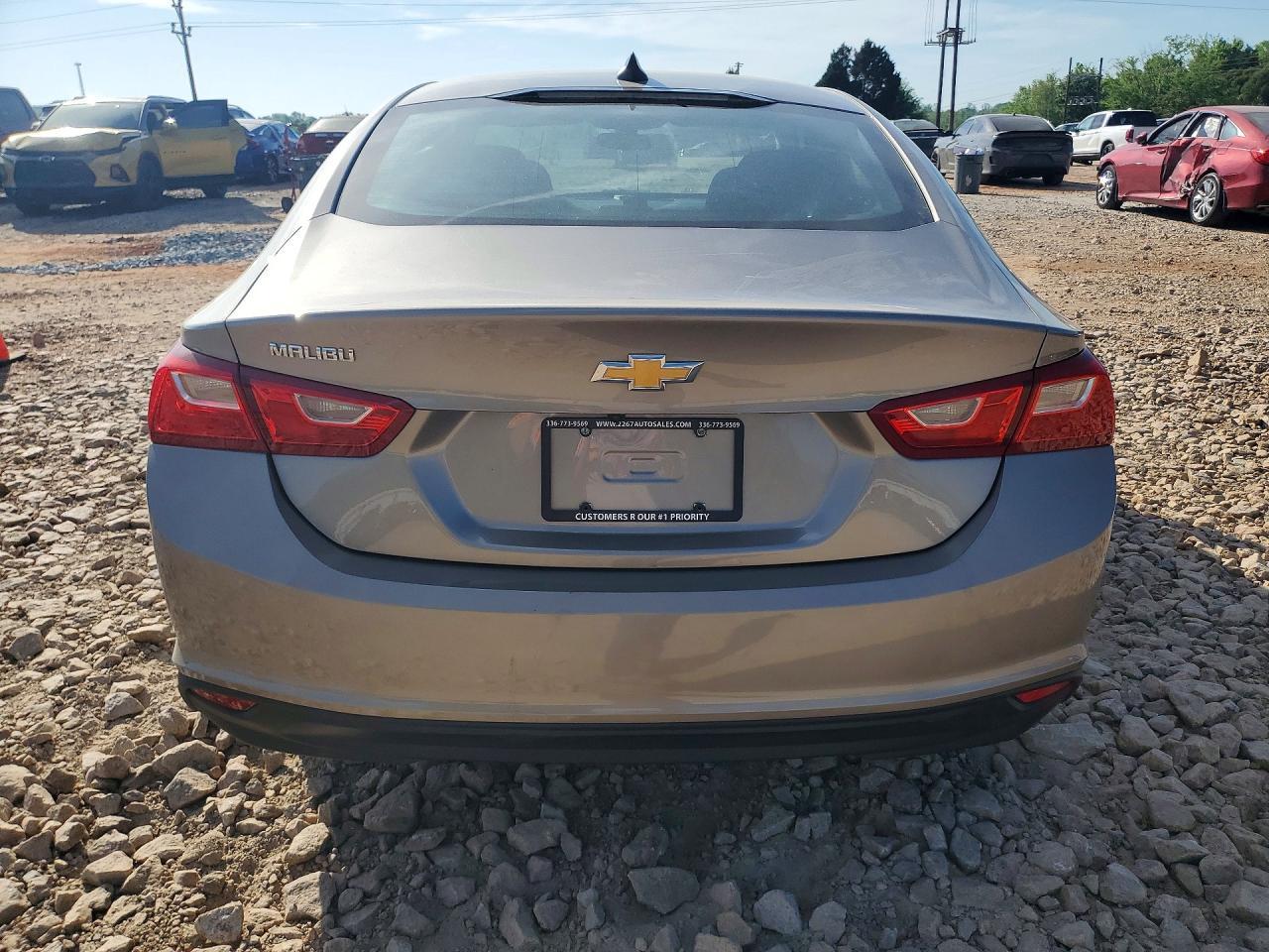 2022 Chevrolet Malibu Ls - Фото 6