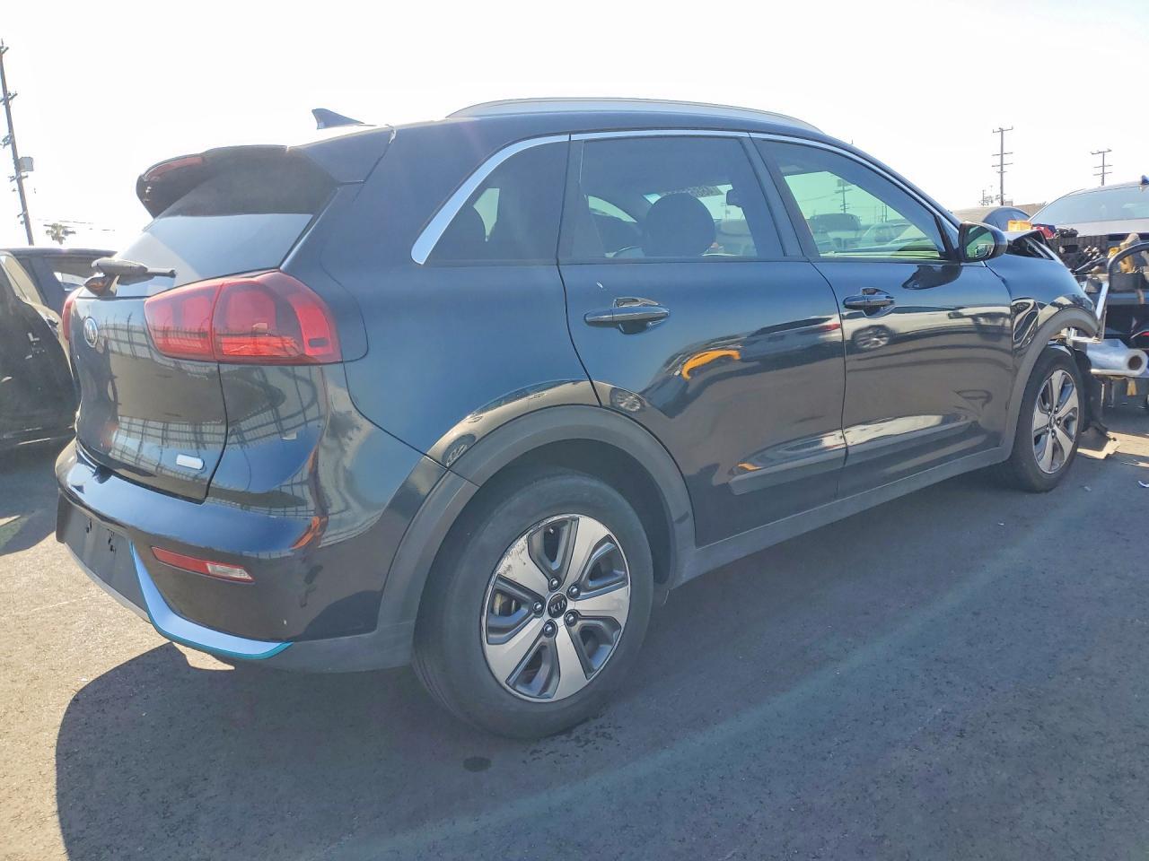 2019 Kia Niro Plug-In Hybrid Lx - Фото 3