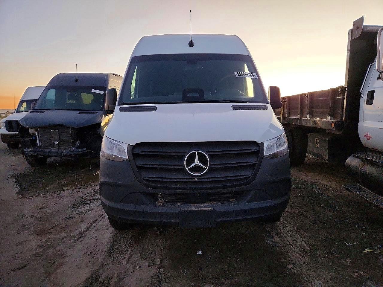 2025 Mercedes Benz Sprinter 2500 Delivery Van - Image 5