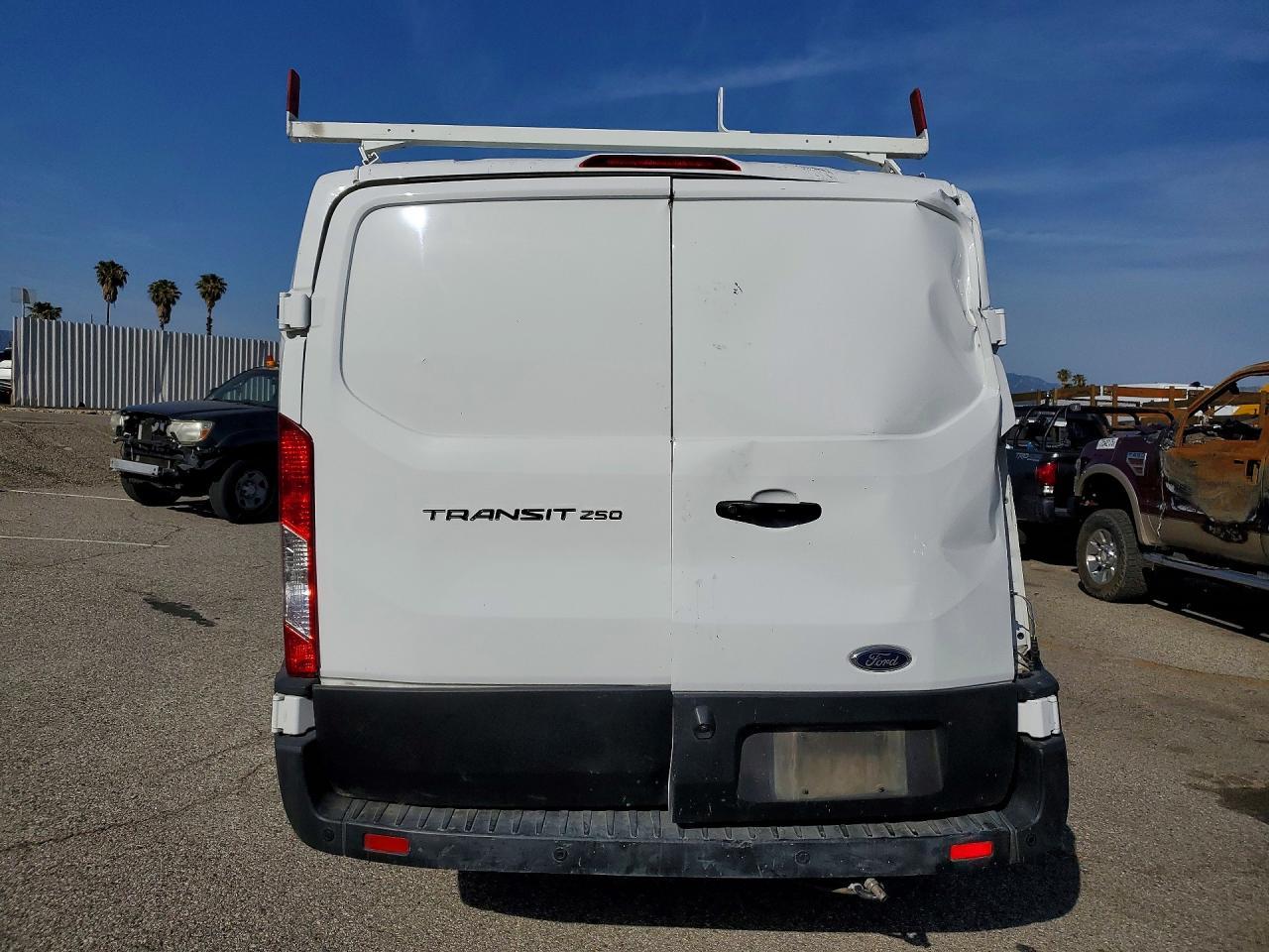 2023 Ford Transit T-250 - Фото 6
