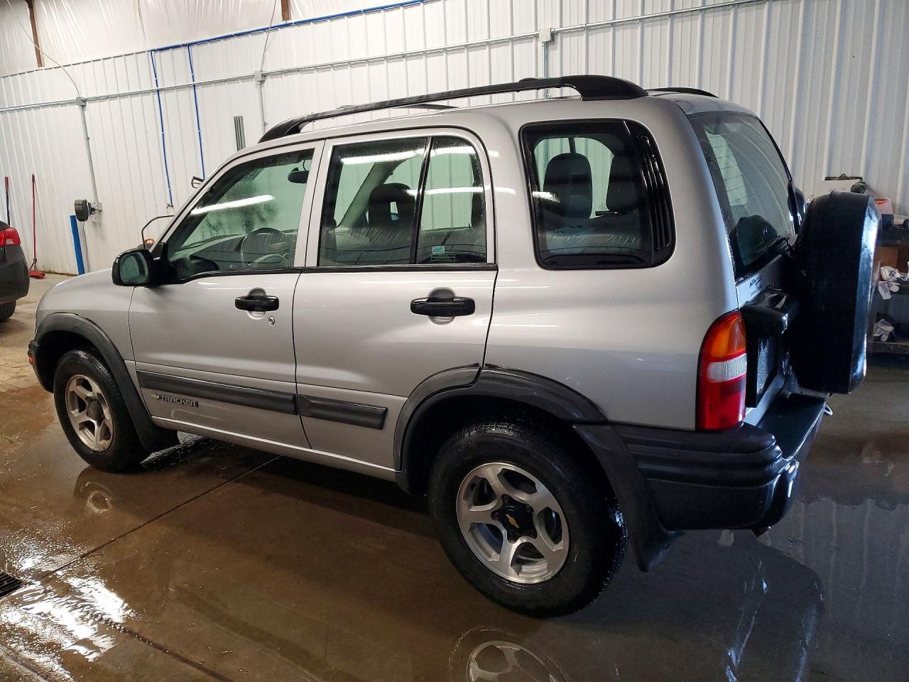 2002 Chevrolet Tracker - Фото 2