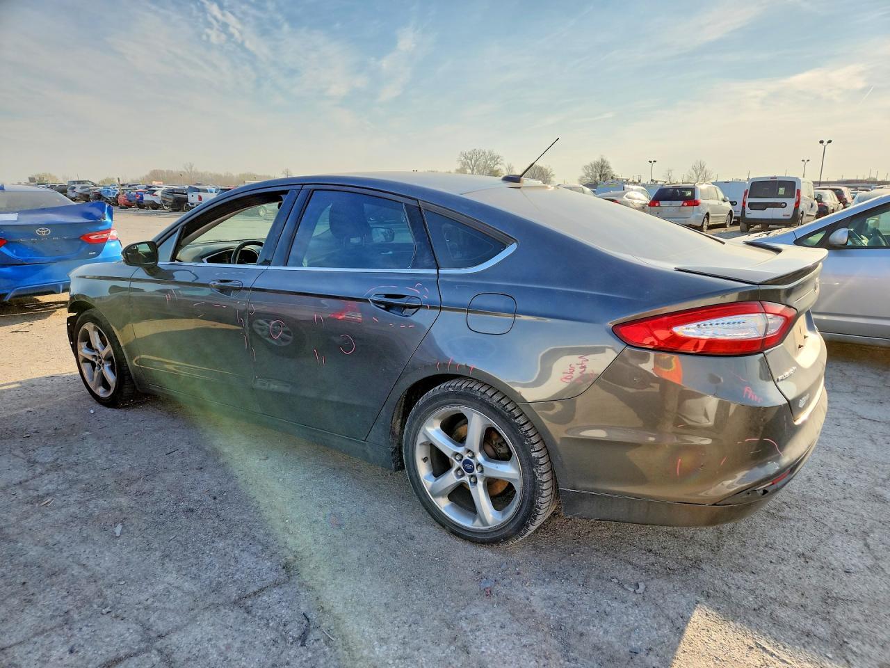 2015 Ford Fusion Se - Фото 2