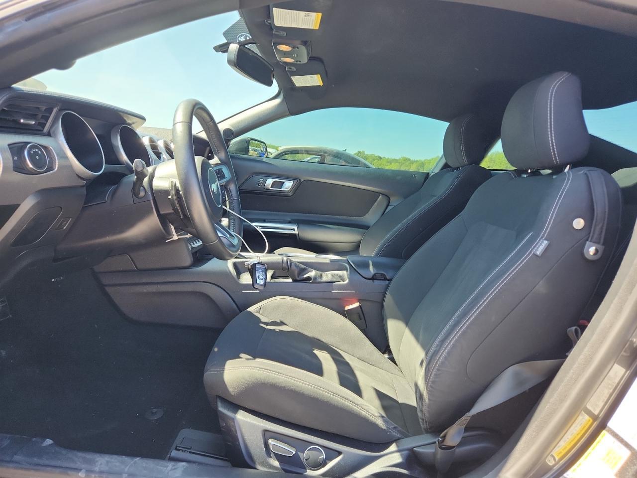2019 Ford Mustang - Image 7