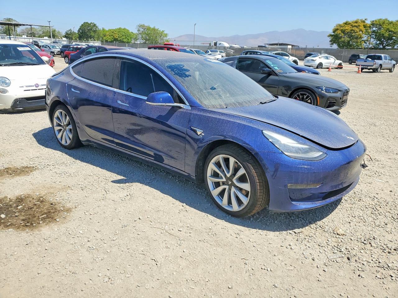 2018 Tesla Model 3 - Фото 4