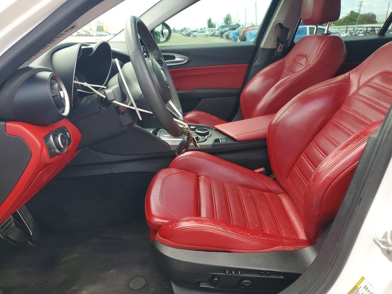2019 Alfa Romeo Giulia Ti - Image 7