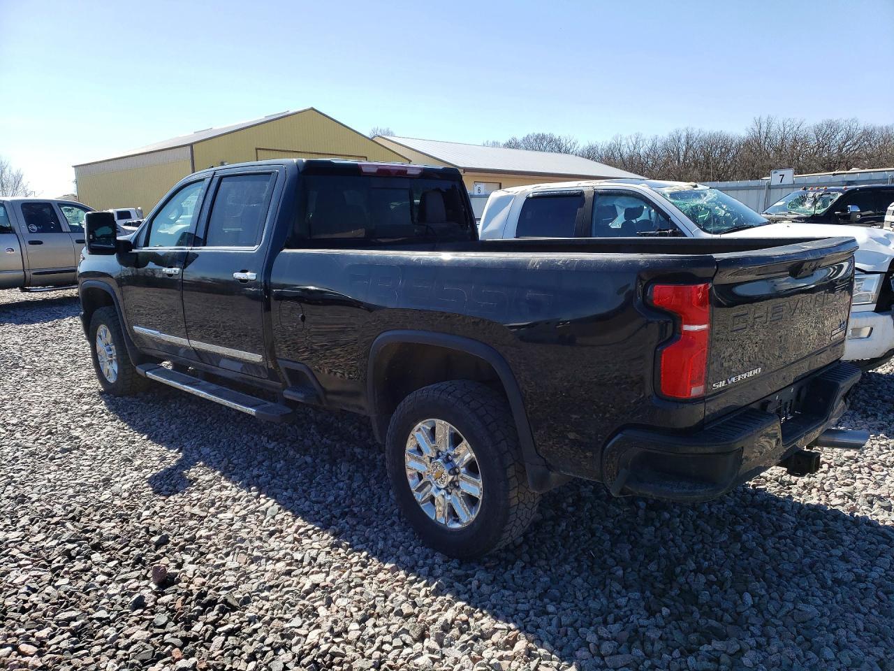 2024 Chevrolet Silverado K3500 High Country - Фото 2