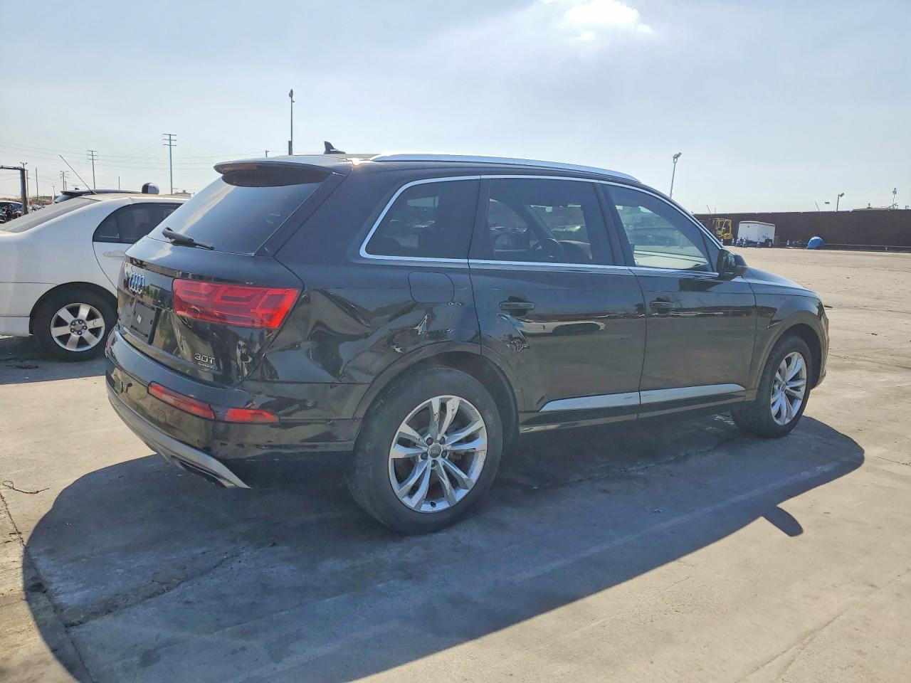 2017 Audi Q7 Premium Plus - Фото 3