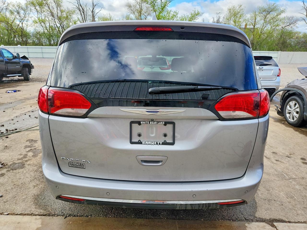 2017 Chrysler Pacifica Touring L Plus - Фото 6