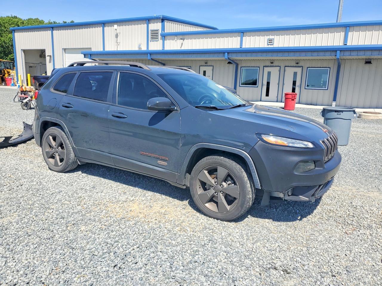 2017 Jeep Cherokee Latitude - Image 4
