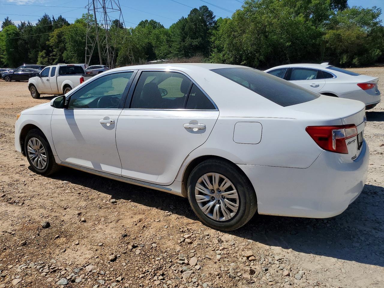 2012 Toyota Camry Le - Фото 2