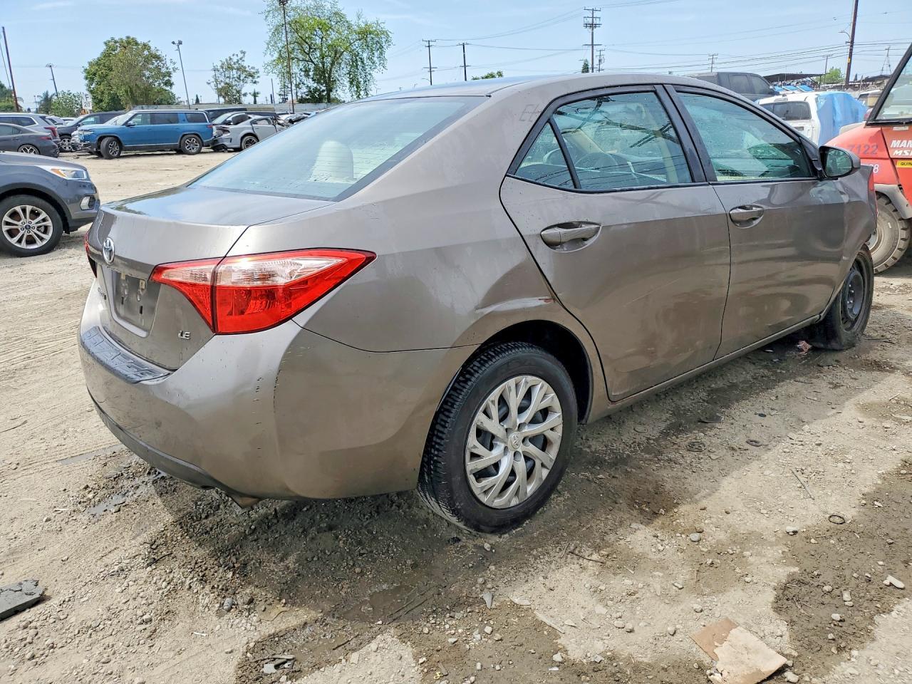 2018 Toyota Corolla Le - Фото 3