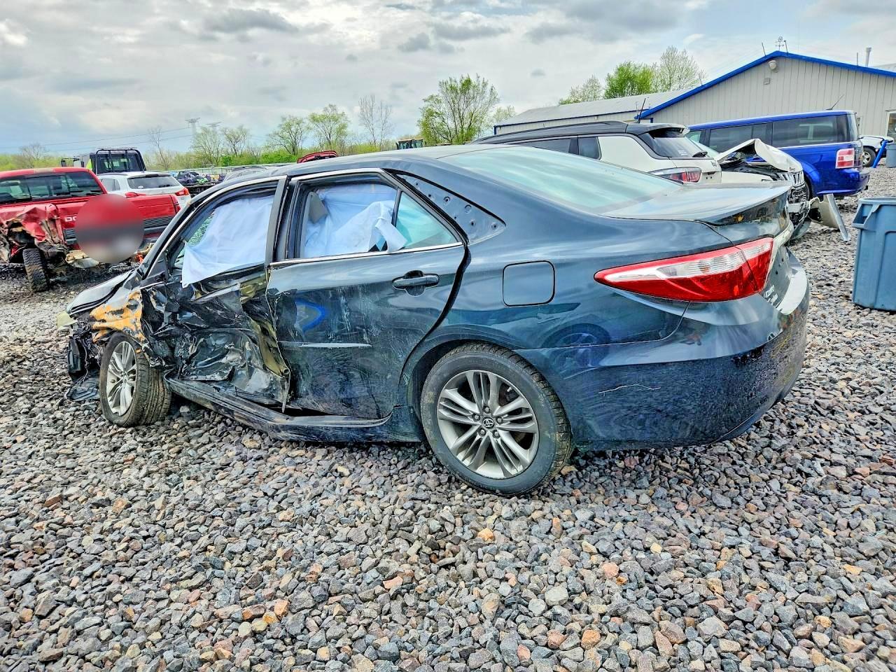 2016 Toyota Camry Se - Image 2