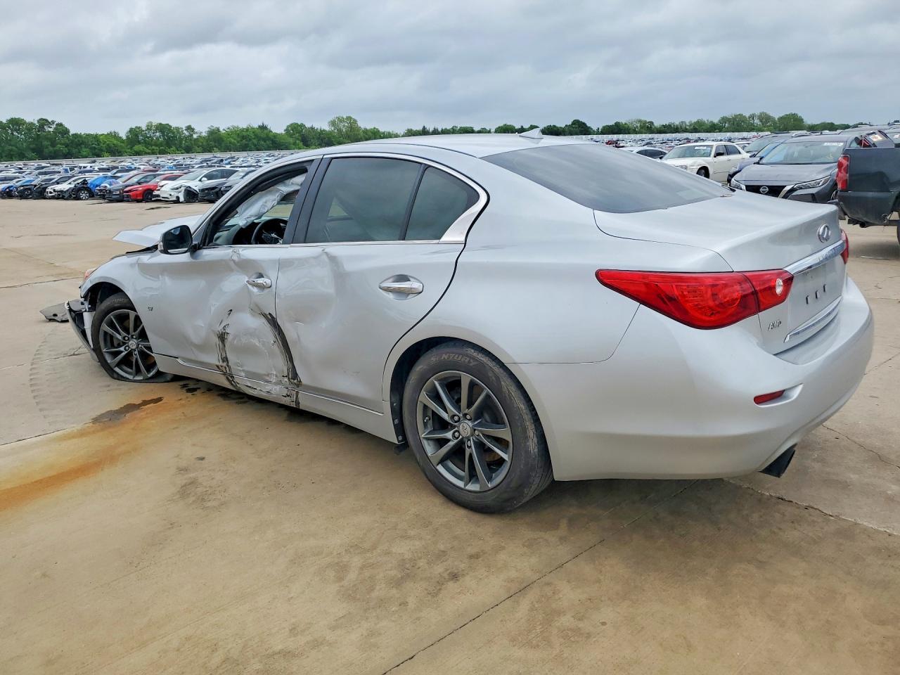 2015 Infiniti Q50 Base - Image 2