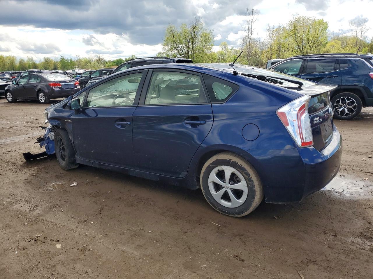 2015 Toyota Prius Two - Фото 2