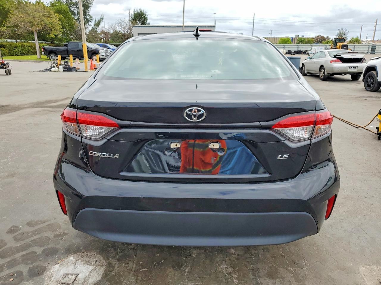 2023 Toyota Corolla Le - Image 6