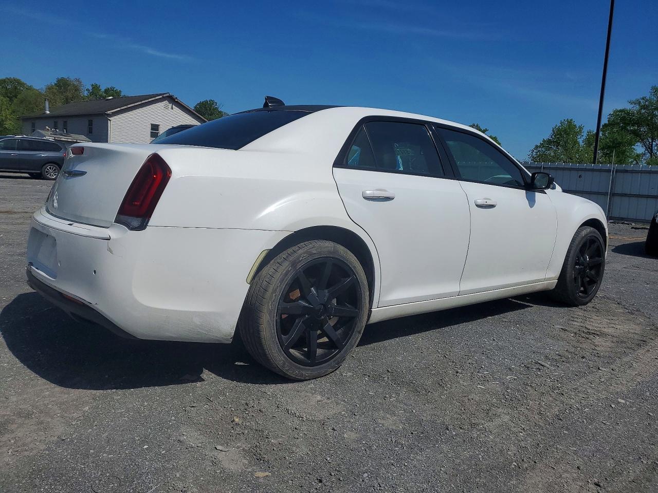 2016 Chrysler 300 S - Image 3